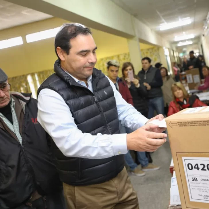 Comenzaron las elecciones en Corrientes: siete fórmulas compiten por la gobernación Comenzaron las elecciones en Corrientes: siete fórmulas compiten por la gobernación