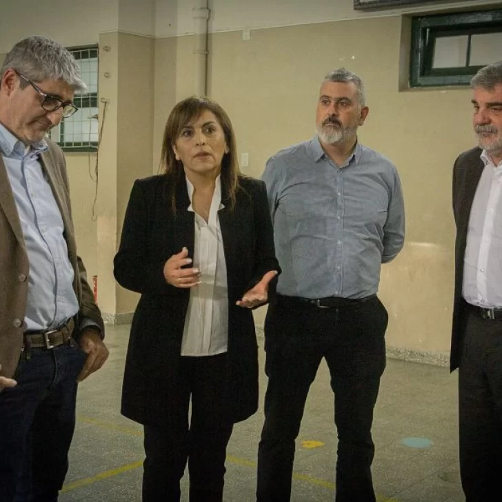 Iris Rasgido y Daniel Gardonio recorrieron escuelas de San Julián para inspeccionar obras Iris Rasgido y Daniel Gardonio recorrieron escuelas de San Julián para inspeccionar obras