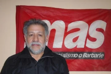 Jesús Mariano, candidato a diputado del Nuevo MAS: “Ganaré como un docente, el resto del salario lo donaré” Jesús Mariano, candidato a diputado del Nuevo MAS: “Ganaré como un docente, el resto del salario lo donaré”