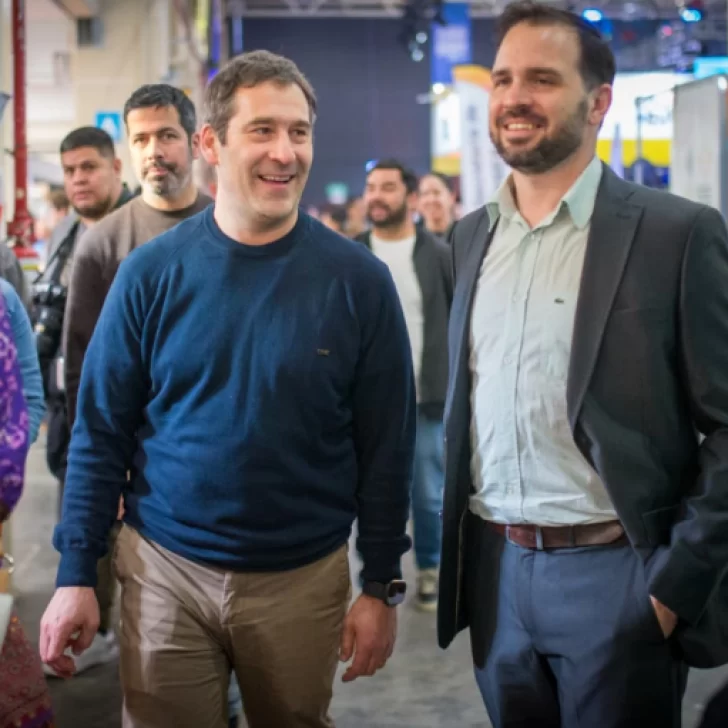 Juan Pablo Luque recorrió la Expo Turismo Comodoro Rivadavia Juan Pablo Luque recorrió la Expo Turismo Comodoro Rivadavia