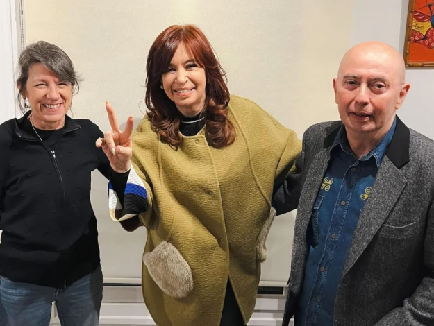 Cristina Kirchner y el Indio Solari en una foto inédita: “Votemos a conciencia”