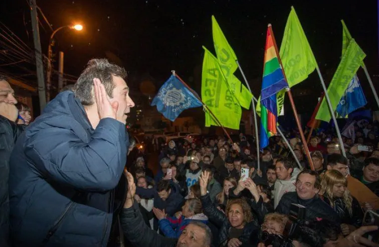  Luque tras ganar la interna del PJ chubutense.