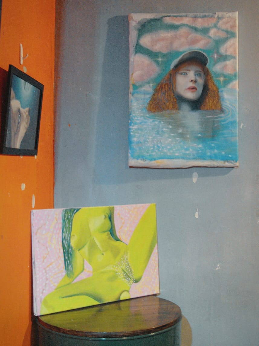  En total, Castro Dassen expuso 10 pinturas al óleo. Foto: Andrea Daufi/La Opinión Austral