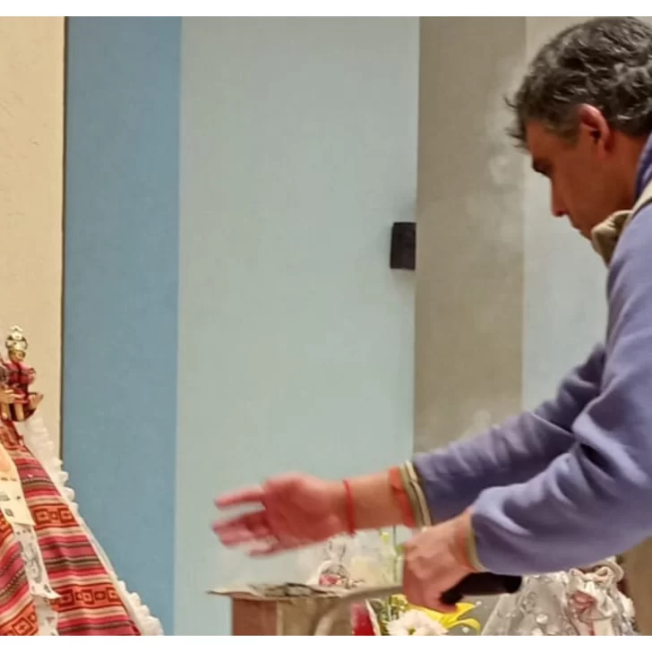 Devotos realizan la novena de la virgen de Urkupiña Devotos realizan la novena de la virgen de Urkupiña