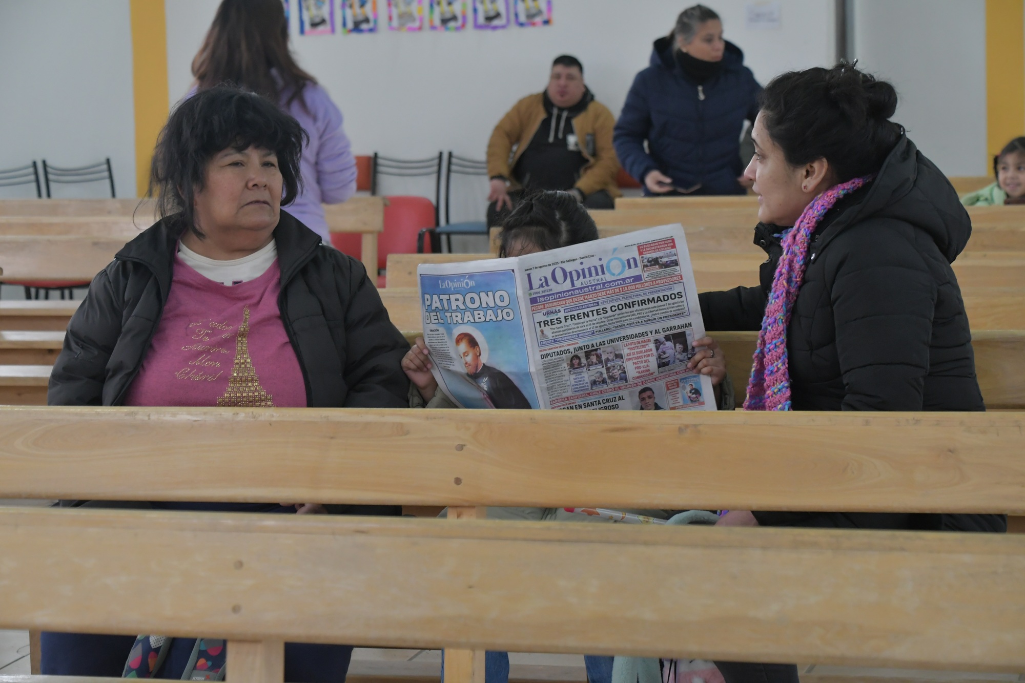  El póster de San Cayetano del Grupo La Opinión Austral acompañó las fiestas patronales. Foto: José Silva/La Opinión Austral