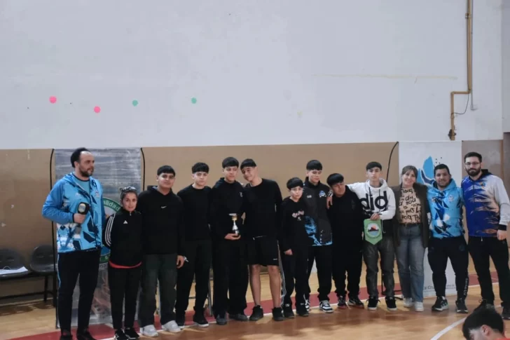 Puerto San Julián campeón provincial de vóley masculino en los Juegos Evita