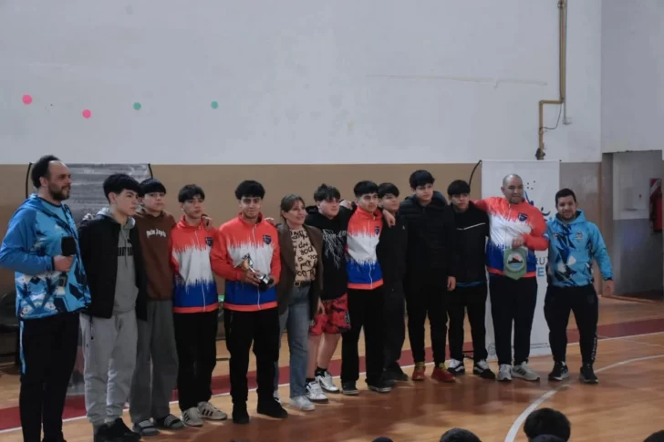 Puerto San Julián campeón provincial de vóley masculino en los Juegos Evita