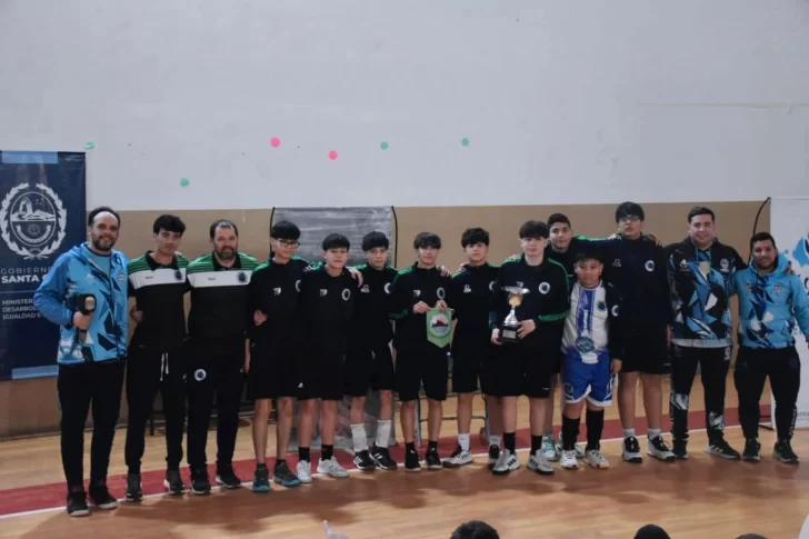 Puerto San Julián campeón provincial de vóley masculino en los Juegos Evita