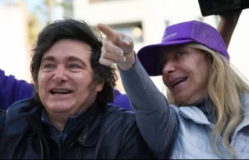 Y en un mismo lodo, todos manoseaos Y en un mismo lodo, todos manoseaos