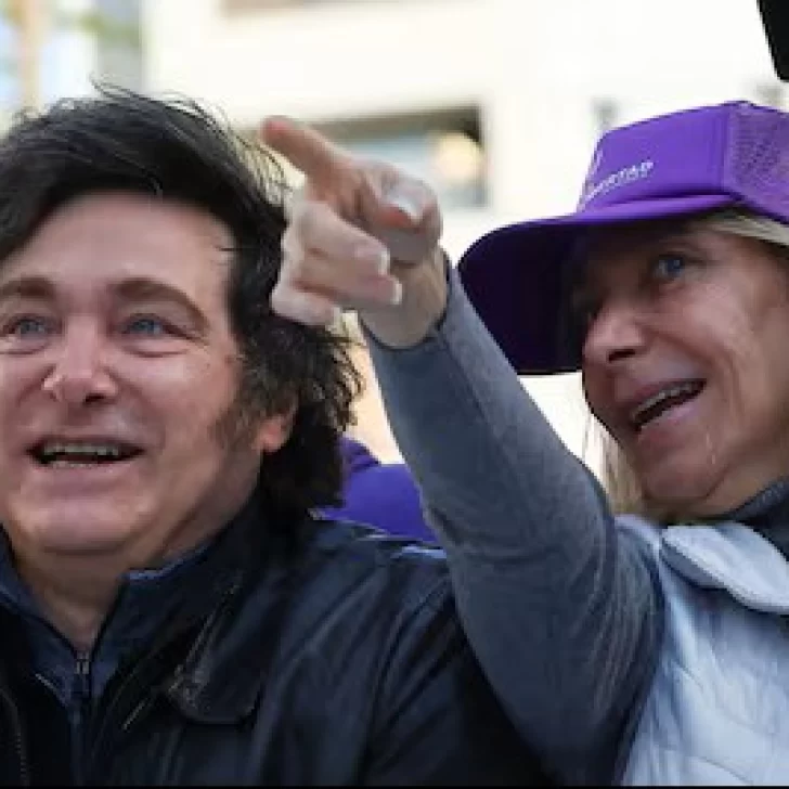 Y en un mismo lodo, todos manoseaos Y en un mismo lodo, todos manoseaos