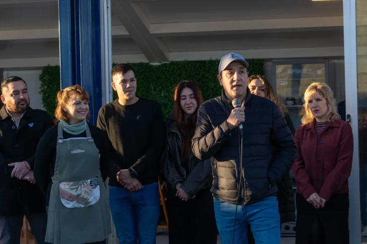 Café, cubanitos y productos locales: abrió la Despensa del Atlántico en la costanera