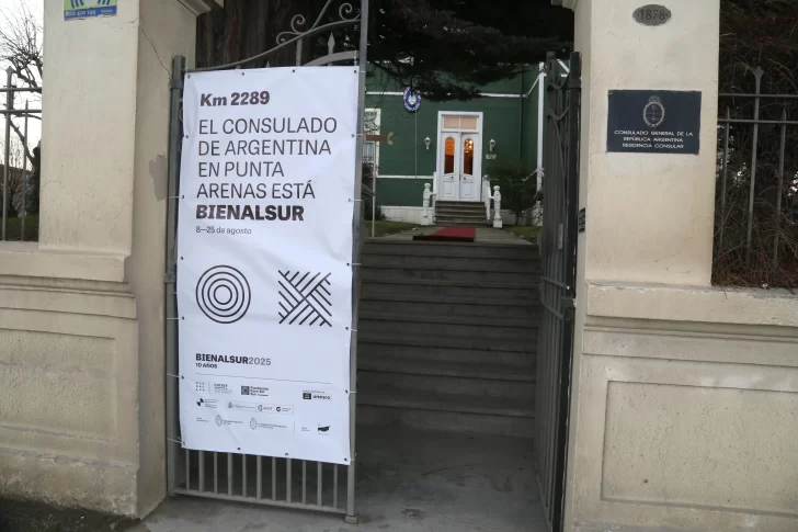 RECONSTRUIR-MEMORIA-EN-CONSULADO-ARGENTINA-BIENALSUR-1-728x485 RECONSTRUIR-MEMORIA-EN-CONSULADO-ARGENTINA-BIENALSUR-1-728x485