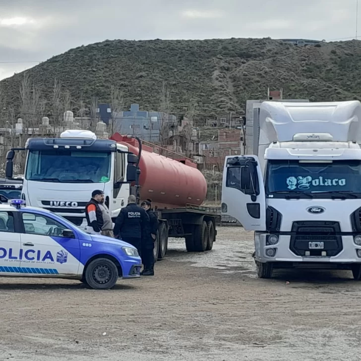 Robo millonario a un camión en una estación de servicio de Caleta Olivia: no hay detenidos Robo millonario a un camión en una estación de servicio de Caleta Olivia: no hay detenidos