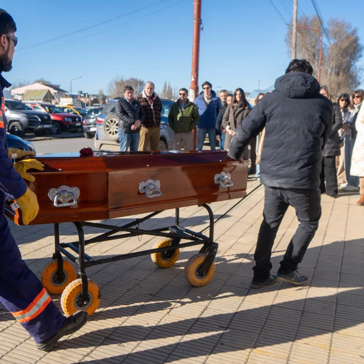 Sepelio de Eduardo “Lalo” Harris: familiares y amigos lo despidieron Sepelio de Eduardo “Lalo” Harris: familiares y amigos lo despidieron
