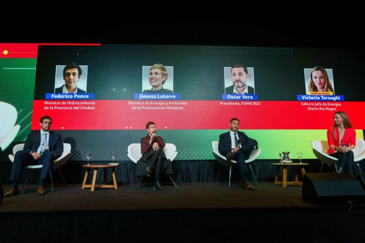 Oscar Vera con La Opinión Austral en AmCham Energy: &#8220;En septiembre licitamos las áreas que YPF cedió a Fomicruz&#8221;