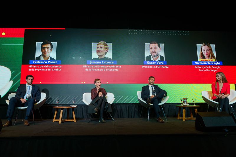 Oscar Vera con La Opinión Austral en AmCham Energy: &#8220;En septiembre adjudicamos las áreas que YPF cedió a Fomicruz&#8221;