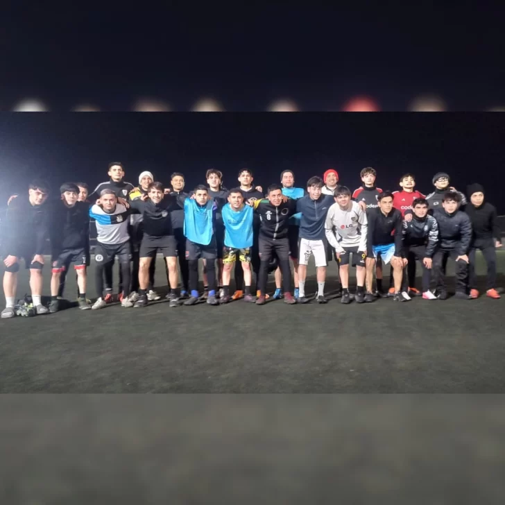 Unión Santacruceña acelera su puesta a punto: un mes de trabajos, amistosos y caras nuevas para el Clausura