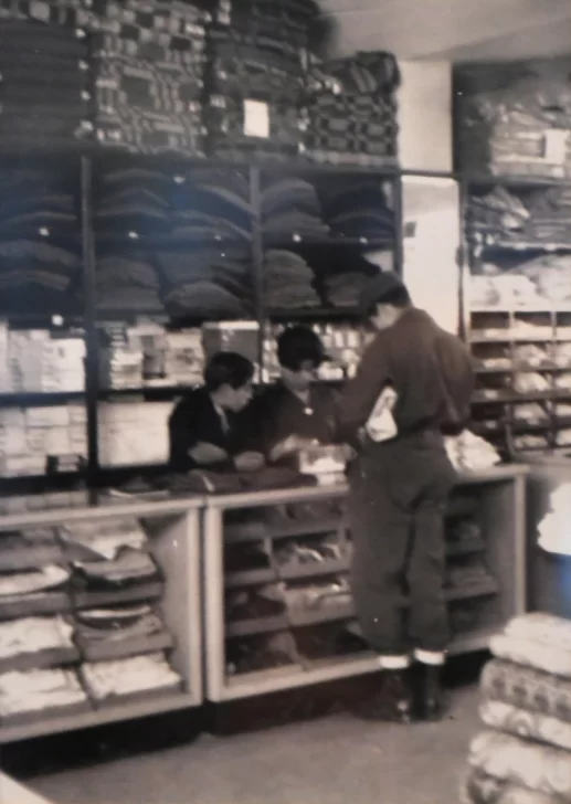 TIENDA-LA-CENTRAL-1-517x728 TIENDA-LA-CENTRAL-1-517x728