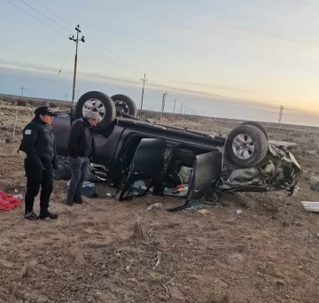 Se quedó dormido mientras manejaba una camioneta y volcó: tres mujeres resultaron lesionadas Se quedó dormido mientras manejaba una camioneta y volcó: tres mujeres resultaron lesionadas