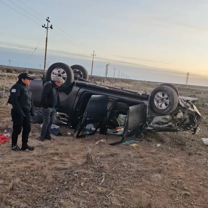 Se quedó dormido mientras manejaba una camioneta y volcó: tres mujeres resultaron lesionadas Se quedó dormido mientras manejaba una camioneta y volcó: tres mujeres resultaron lesionadas
