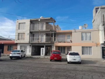 Una joven fue obligada a desvestirse y encerrarse en el baño durante un robo en Caleta Una joven fue obligada a desvestirse y encerrarse en el baño durante un robo en Caleta