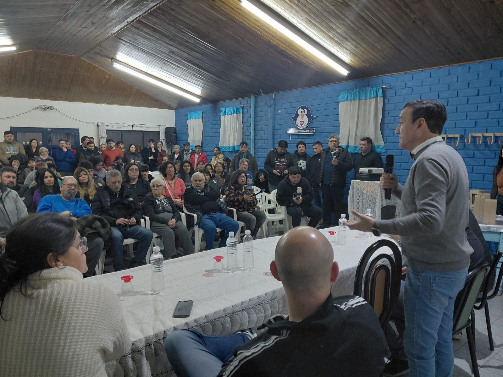  Pablo Grasso en la Unidad Básica Eva Perón de Río Turbio. Robles se refirió a la actualidad del PJ.