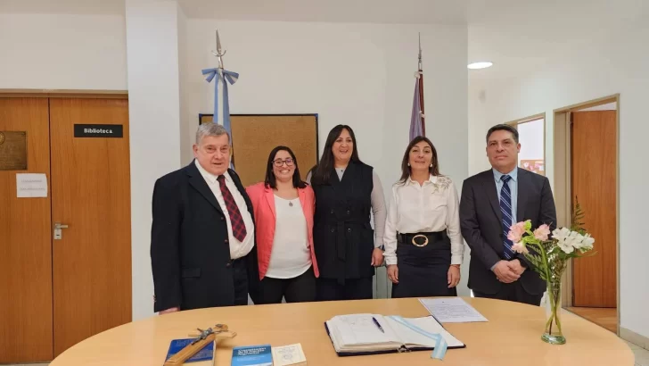  Autoridades del poder judicial  en las instalaciones de la Cámara Civil.