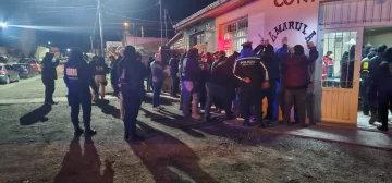 Río Gallegos: atraparon a un acusado de homicidio dentro de un bar del barrio Belgrano Río Gallegos: atraparon a un acusado de homicidio dentro de un bar del barrio Belgrano