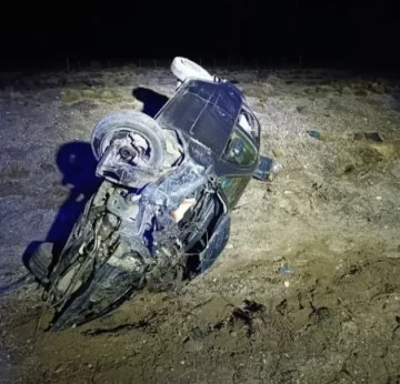 Estaba alcoholizado, le robó el auto a su padre junto a sus amigos y volcaron Estaba alcoholizado, le robó el auto a su padre junto a sus amigos y volcaron