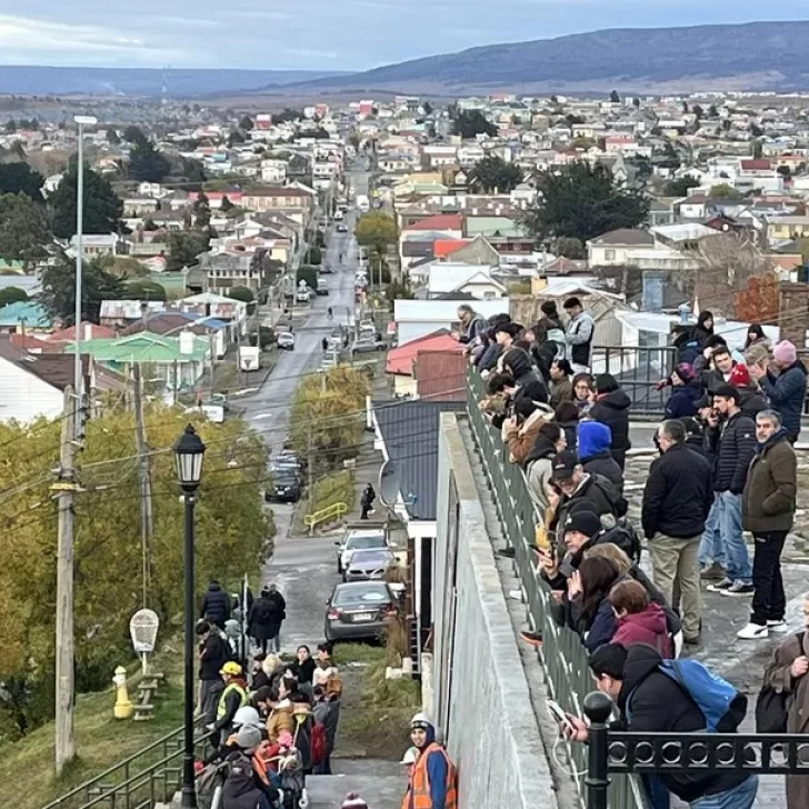 Fuerte sismo alertó a Punta Arenas y la región sur de Chile por riesgo de tsunami Fuerte sismo alertó a Punta Arenas y la región sur de Chile por riesgo de tsunami