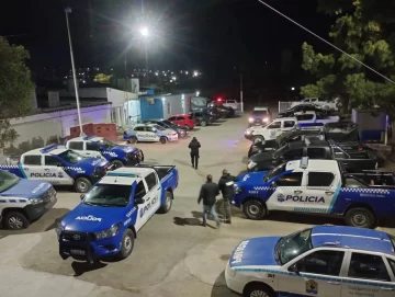 Controles nocturnos en Caleta Olivia: operativo conjunto para reforzar la seguridad y la prevención Controles nocturnos en Caleta Olivia: operativo conjunto para reforzar la seguridad y la prevención