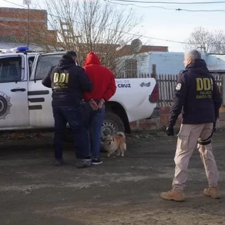 Allanaron una decena de casas en Río Gallegos por una red de pedofilia internacional Allanaron una decena de casas en Río Gallegos por una red de pedofilia internacional
