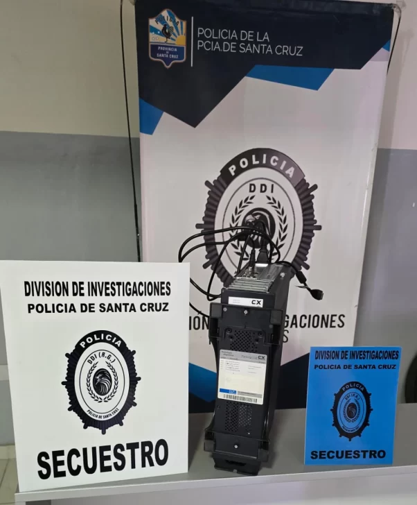  La CPU recuperada por las fuerzas de seguridad. (FOTO: POLICIA SANTA CRUZ)