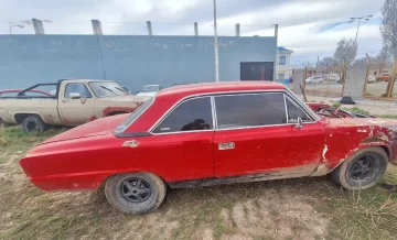 Un menor manejaba un Torino con un amigo en el capot y se lo secuestraron Un menor manejaba un Torino con un amigo en el capot y se lo secuestraron