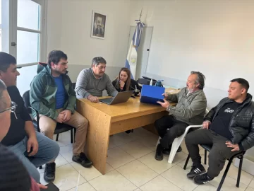 Puerto Deseado: Provincia, empresas y gremios alcanzan acuerdos para reactivar el movimiento portuario Puerto Deseado: Provincia, empresas y gremios alcanzan acuerdos para reactivar el movimiento portuario