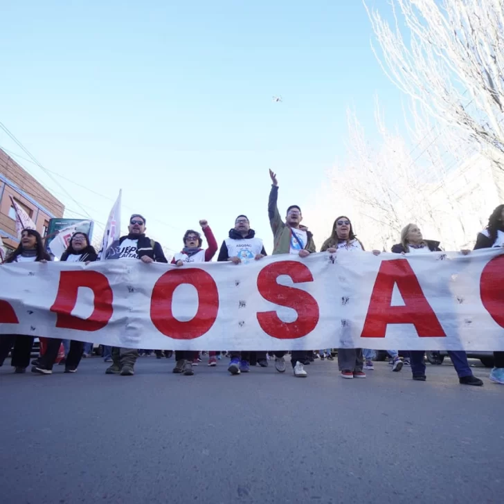 Clases en Santa Cruz: ADOSAC anunció nuevo paro de 48 horas para esta semana si no llaman a paritarias Clases en Santa Cruz: ADOSAC anunció nuevo paro de 48 horas para esta semana si no llaman a paritarias