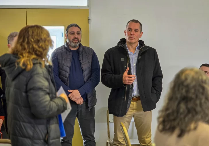 alvarez-caleta-y-pico-truncado2-728x508 alvarez-caleta-y-pico-truncado2-728x508