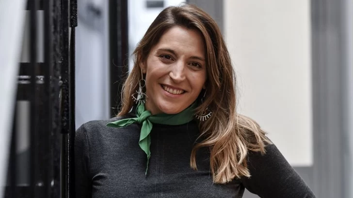  Manuela Castañeira.