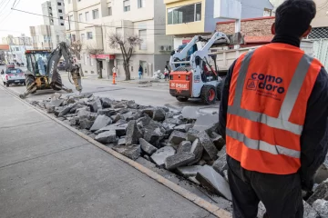 El plan de reparación y mantenimiento de calles llegó a la avenida Rivadavia El plan de reparación y mantenimiento de calles llegó a la avenida Rivadavia