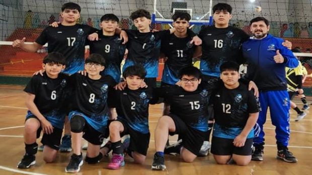 Dante Cantarutti de Río Turbio campeones provinciales sub 14 de Voley
