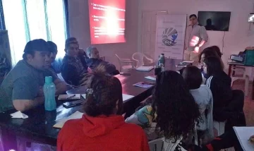 Se dictó una clínica de básquetbol en 28 de Noviembre Se dictó una clínica de básquetbol en 28 de Noviembre