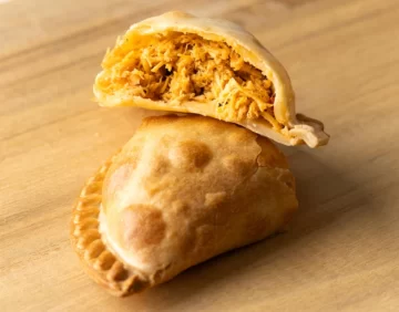 Cómo preparar unas empanadas de pollo bien jugosas, según la receta tradicional