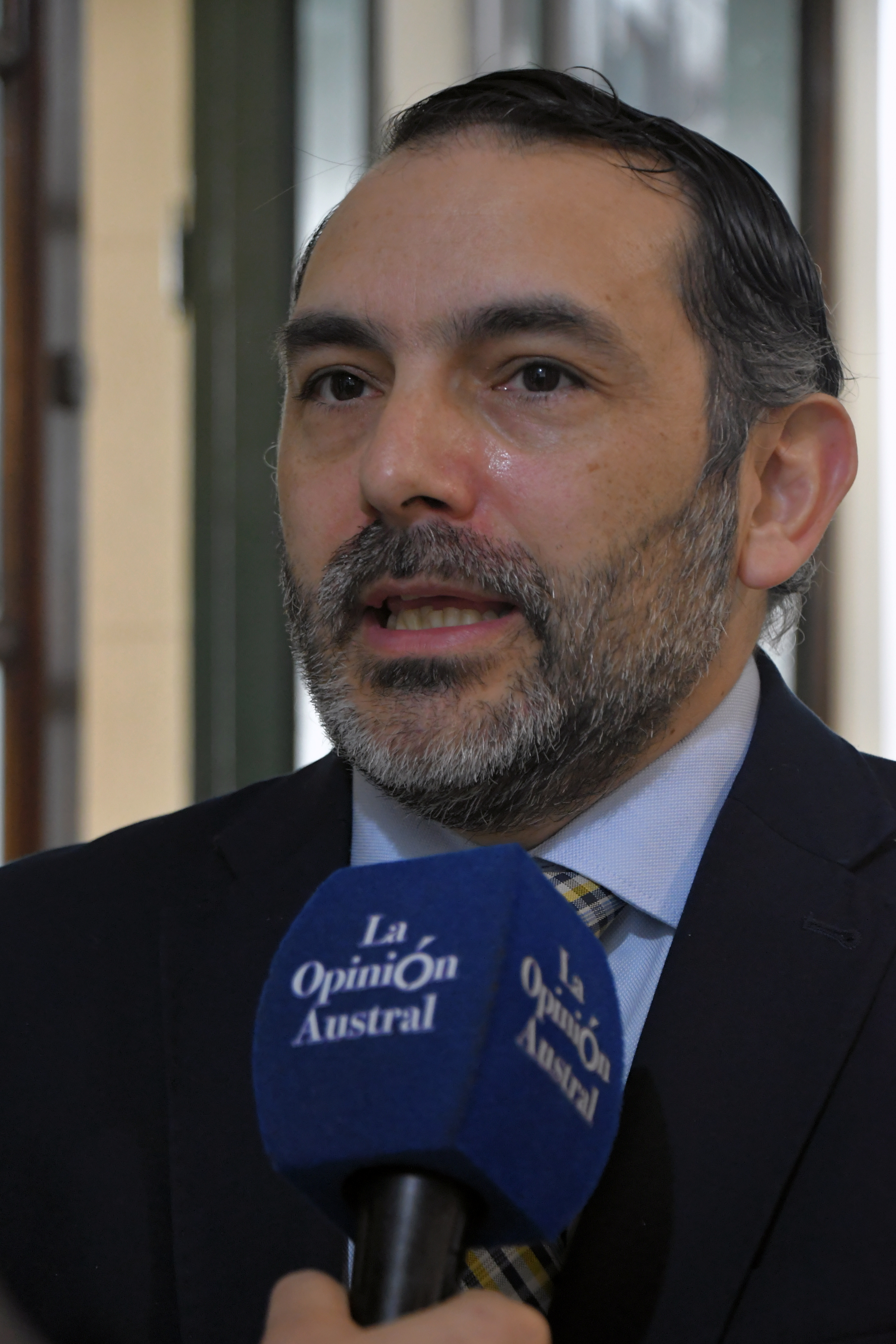  El fiscal Federal de Río Gallegos, Julio Zárate, explicó los detalles de la investigación al partido UNIR. FOTO: JOSÉ SILVA / LA OPINIÓN AUSTRAL.