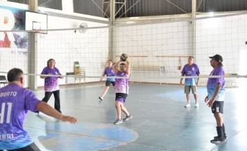 Llega a Río Gallegos la Clínica Newcom 360: tres jornadas de formación y deporte para adultos mayores Llega a Río Gallegos la Clínica Newcom 360: tres jornadas de formación y deporte para adultos mayores