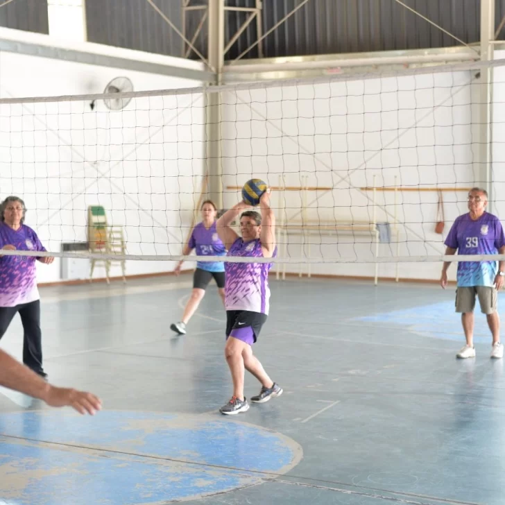 Llega a Río Gallegos la Clínica Newcom 360: tres jornadas de formación y deporte para adultos mayores Llega a Río Gallegos la Clínica Newcom 360: tres jornadas de formación y deporte para adultos mayores