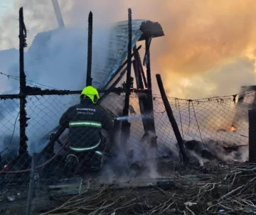 Perdieron todo en un incendio y piden ayuda: “Mi señora, mi bebé de un año y yo quedamos con lo puesto” Perdieron todo en un incendio y piden ayuda: “Mi señora, mi bebé de un año y yo quedamos con lo puesto”