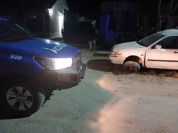 Intentaron robar una rueda de un auto en Pico Truncado: tres detenidos tras una persecución policial Intentaron robar una rueda de un auto en Pico Truncado: tres detenidos tras una persecución policial