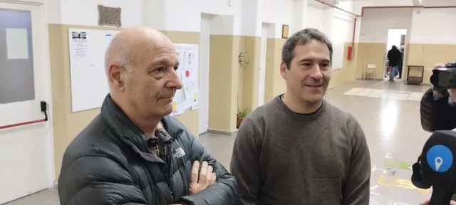  Juan Pablo Luque junto a su padre Alfredo, tras la votación en la Interna del PJ (Foto: ADNSUR)