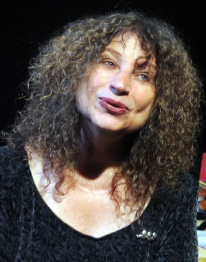  Hebe Rosell, hermana de Andrés y Javier Calamaro, volvió a Argentina en 2003 y quiso volver a ver a Néstor.