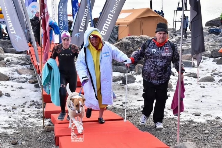 “El agua me devolvió la vida”: Mavi, la nadadora ciega que superó un ACV y compitió en la Winter Swimming World Cup frente al Glaciar Perito Moreno